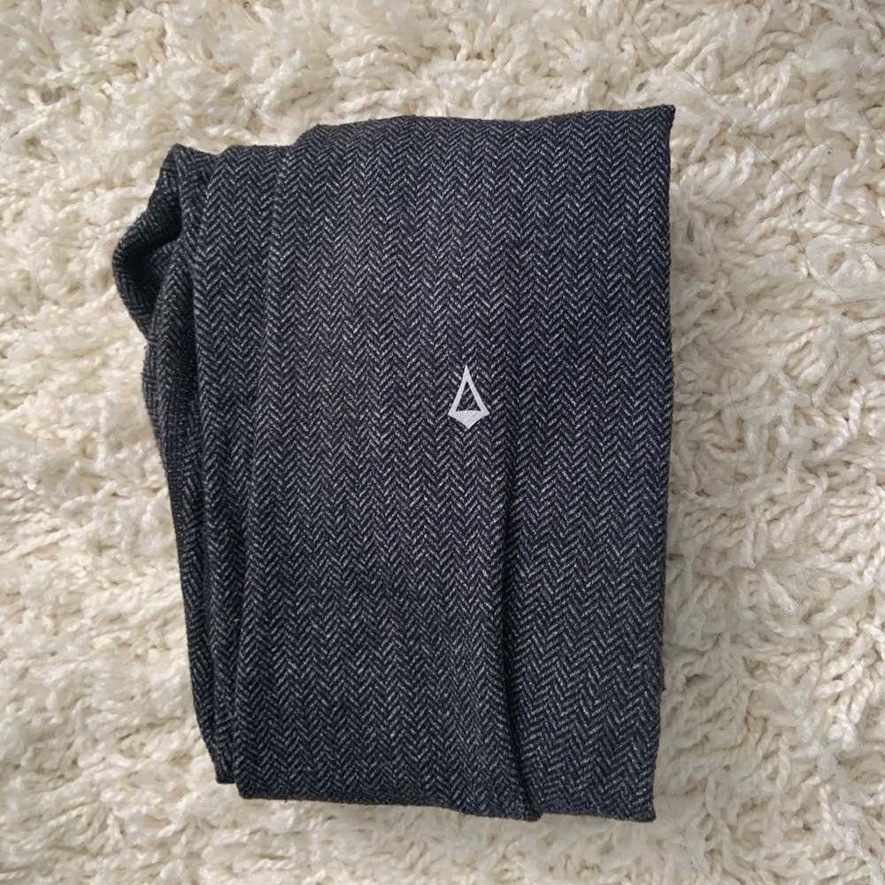 patterned ivivva leggings